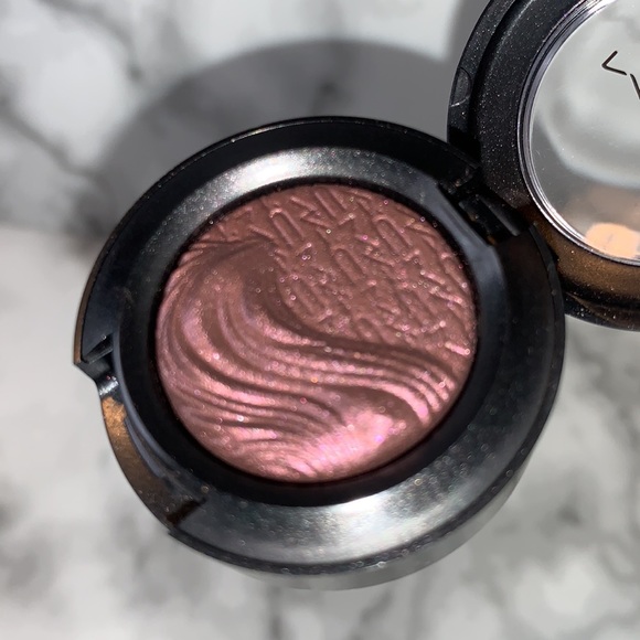 Rich Core Extra Dimension Eyeshadow Collection MAC - Picture 5 of 14